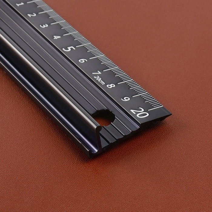 Линейка для кожи, противоскользящая, с упором, металлическая, 20 см, толщина 34 мм Линейка для кожи, противоскользящая, с упором, металлическая, 20 см, толщина 34 мм