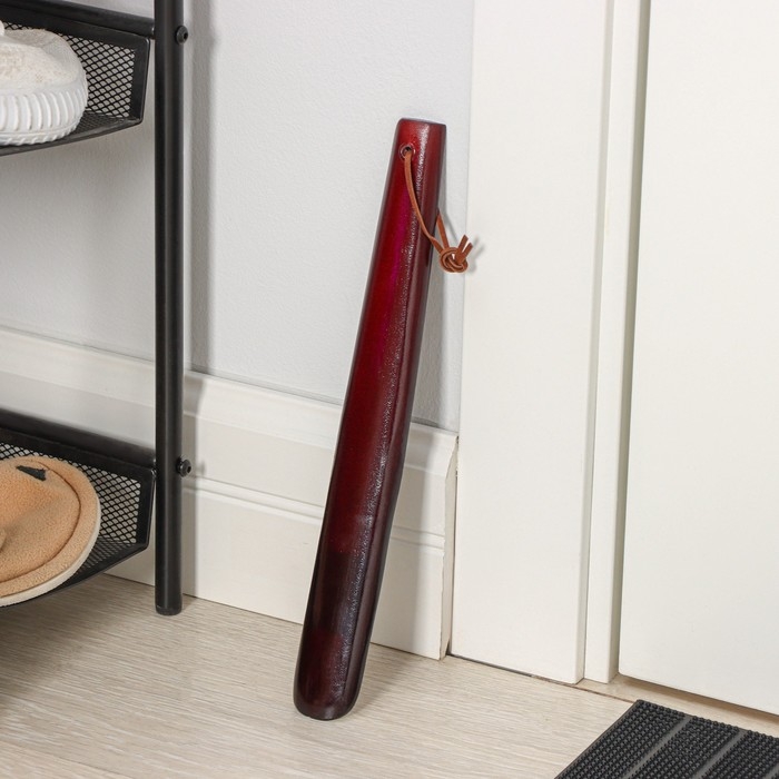 Ложка для обуви Доляна, с петелькой, деревянная, 30×4 см, коричневая Ложка для обуви Доляна, с петелькой, деревянная, 30×4 см, коричневая