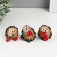 Фигурка полистоун &laquo;Ёжик с яблоком&raquo;, 3.8&times;4.7&times;4.4 см, МИКС