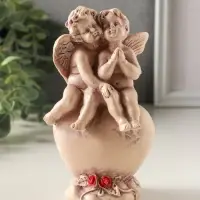 Статуэтка "Ангелочки на сердце" высота 15 см,  эффект состаривания, слоновая кость