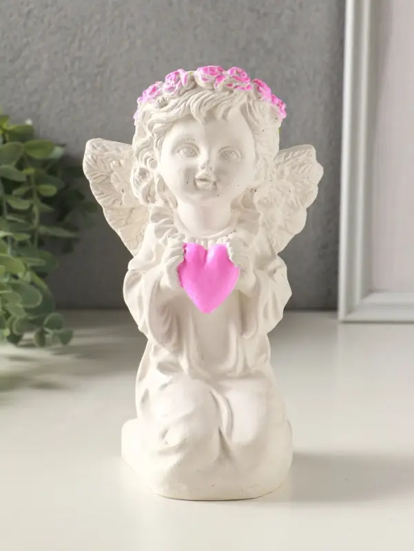 Фигурка гипс &laquo;Ангел с сердечком на коленях&raquo;, 18&times;11&times;8 см, белый с росписью