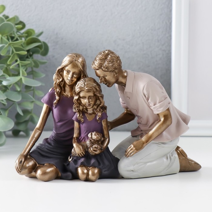 Сувенир полистоун Сувенир полистоун "Родители, я и наш щенок" бронза, фиолетовый 17,5х7,5х12 см