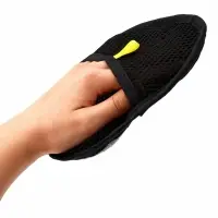 Перчатка-скребок для удаления шерсти и катышков