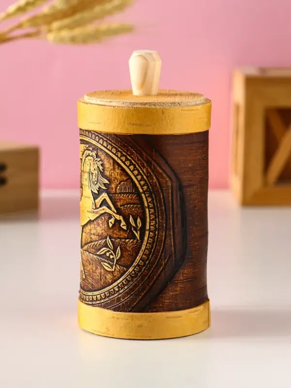 Туес Д6 высокий Туес Д6 высокий " Конь вороной",d6см, высота с хватком 12см, береста