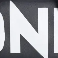 Сумка спортивная на молнии TEXTURA, с подкладкой, длинный ремень, маленький размер, с акцентным принтом, серая