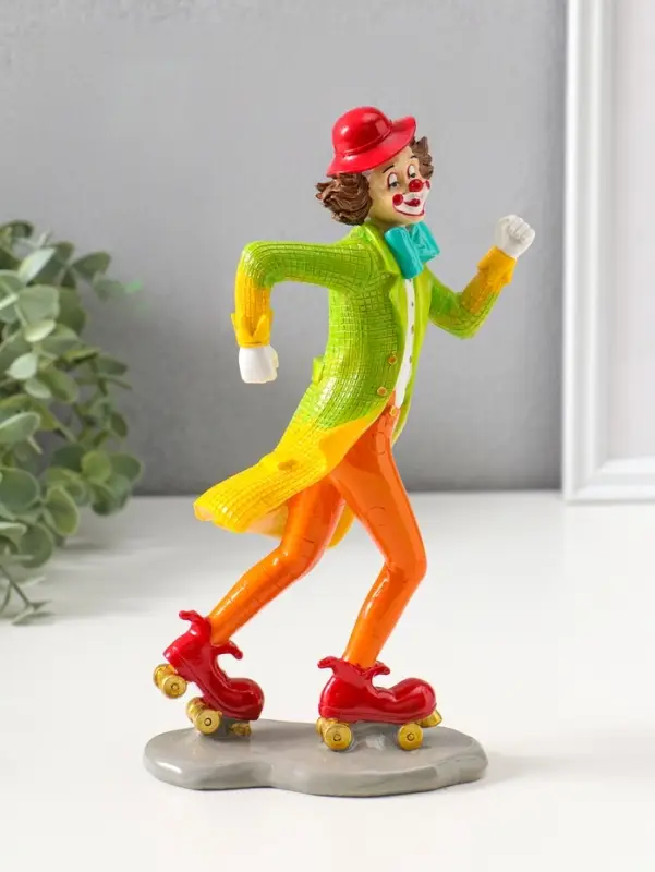 Сувенир полистоун "Клоун на роликовых коньках" яркий разноцветный 23,5 см