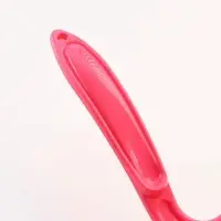 Щётка - пуходёрка средняя, основание 59&times;49 мм, жесткая с каплями, розовая