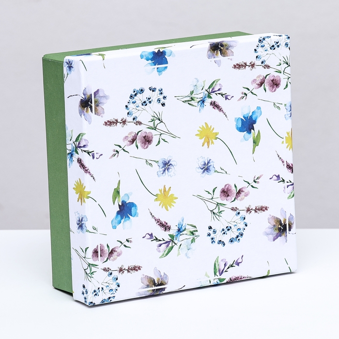 Подарочная коробка квадратная Подарочная коробка квадратная "Цветы",13,5 х 13,5 х 5 см
