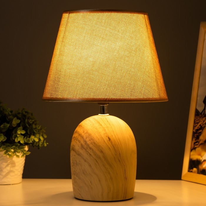 Настольная лампа Настольная лампа "Вудланд" E14 40Вт коричневый 23х23х35 см RISALUX