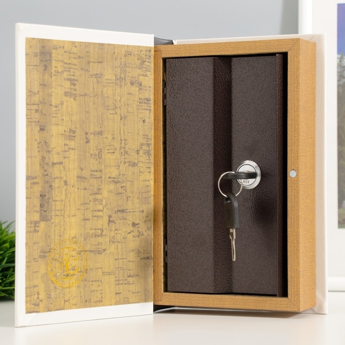Сейф-книга дерево, кожзам Сейф-книга дерево, кожзам "Чёрная кошка" 21х13х5 см