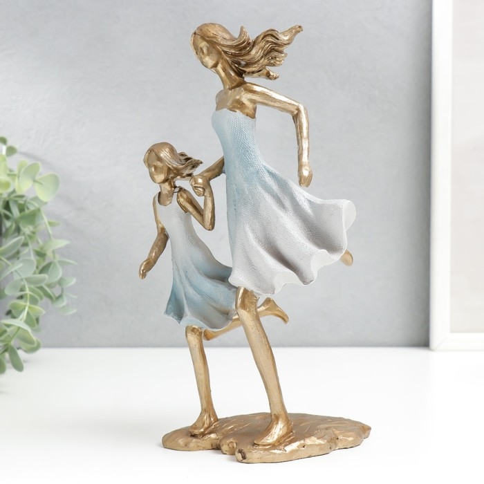 Сувенир полистоун  Сувенир полистоун "Мама и дочь. На встречу ветру" бело-голубой под бронзу 23,5х12х12 см