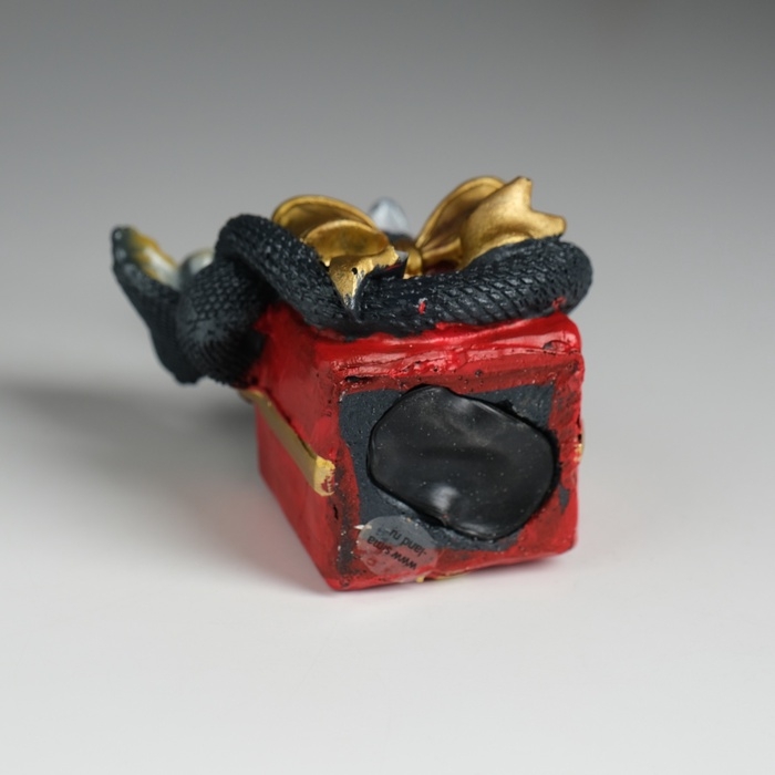 Копилка полистоун Копилка полистоун "Змейки счастья с подарком" 9,5х6,5х11,2 см