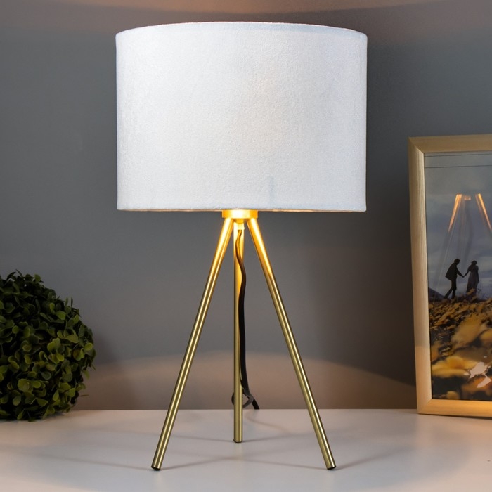 Настольная лампа Настольная лампа "Бархат" Е27 40Вт бежевый 24х24х42см