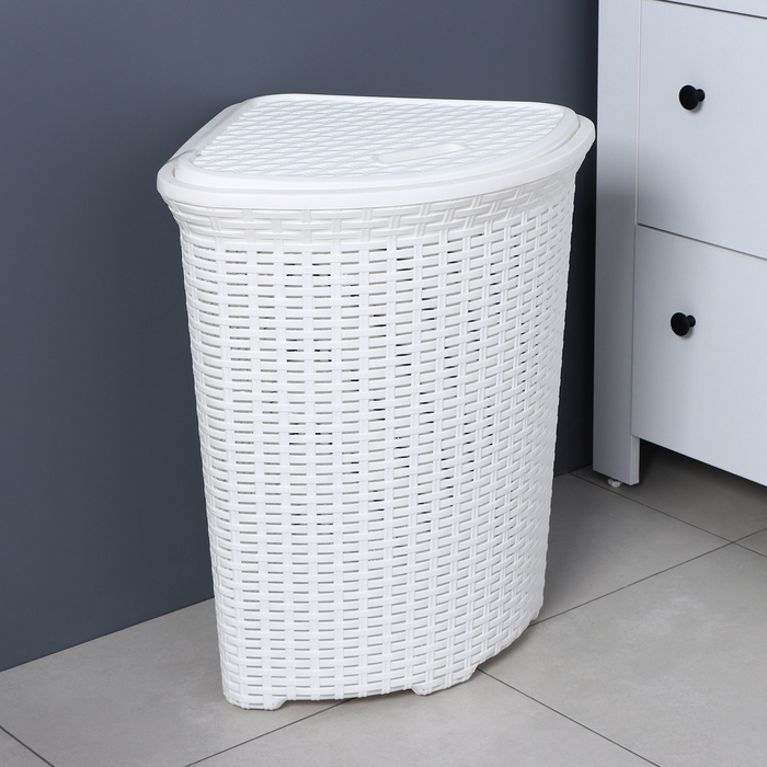 Корзина для белья угловая с крышкой «Ротанг», 60 л, 40×40×58 см, цвет белый