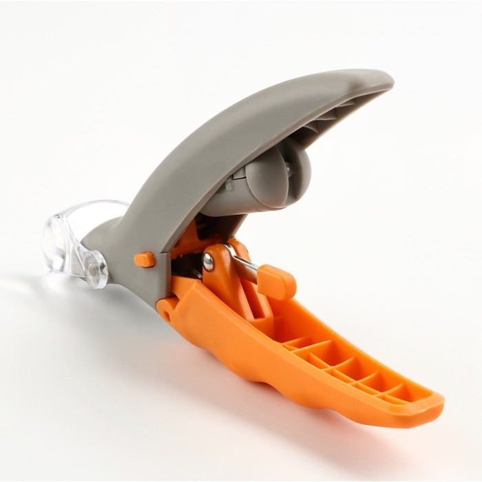 Когтерез для животных, с LED фонарём и контейнером для когтей, на батарейках, серо-желтый Когтерез для животных, с LED фонарём и контейнером для когтей, на батарейках, серо-желтый