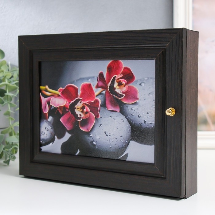 Ключница Ключница "Цветы" венге 19х24 см МИКС