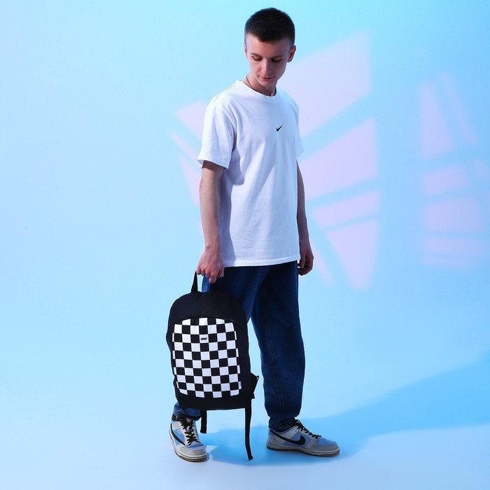 Рюкзак школьный текстильный Lucky, 46х30х10 см, вертикальный карман, цвет чёрный Рюкзак школьный текстильный Lucky, 46х30х10 см, вертикальный карман, цвет чёрный