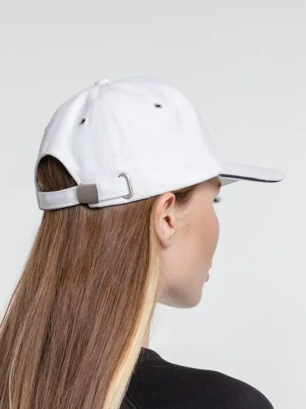 Бейсболка Classic, белая с темно-синим кантом Бейсболка Classic, белая с темно-синим кантом