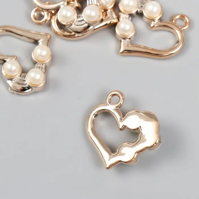 Пластиковый элемент, декоративная подвеска под металл «Арт Узор. Сердце с бусинками», золото, 2.4×0.7×2.4 см