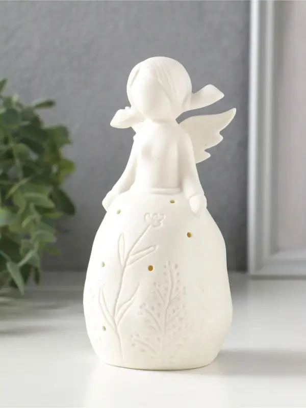Сувенир керамика свет "Девочка в платье с растениями" белый 3хLR44 6,6х6,2х13,5 см
