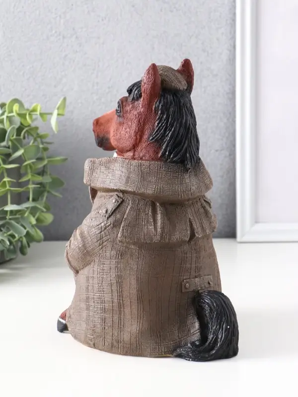 Фигурка (гипс) Конь в пальто  Высота 24 см, ширина 12,5 см, длина 16,5 см, капучино