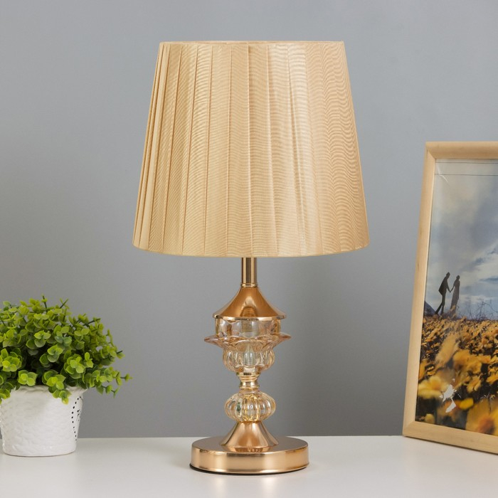 Лампа настольная с подсветкой  Лампа настольная с подсветкой "Адорно" 1х40Вт Е27 золото 24х24х43 см RISALUX
