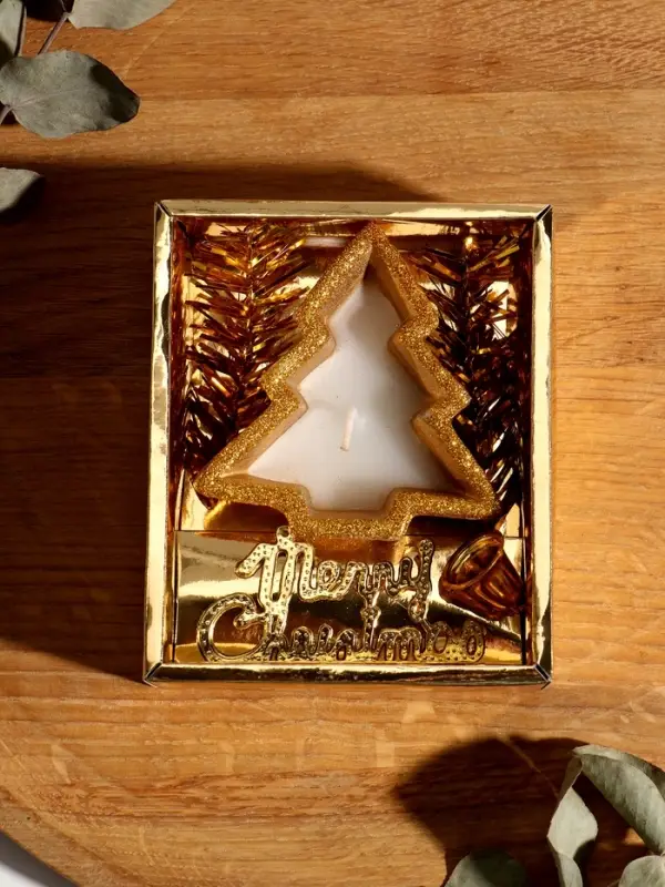 Свеча новогодняя с декором  Свеча новогодняя с декором "Золотая ёлочка" 12х10х4 см