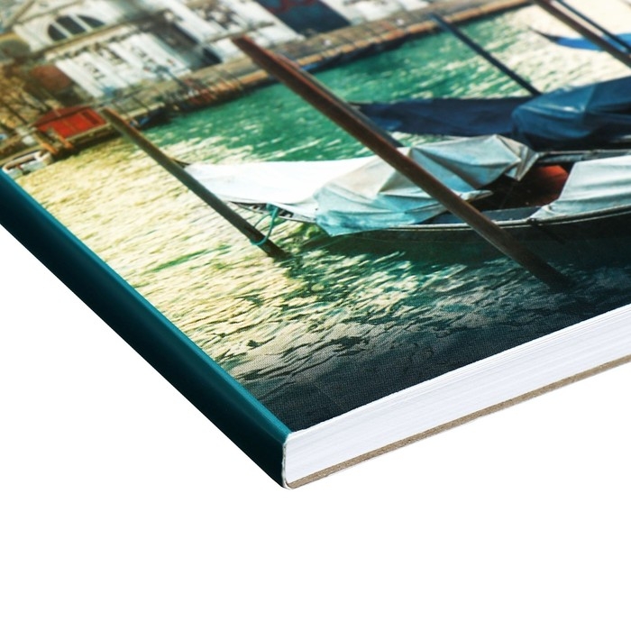 Альбом для рисования А4, 60 листов на склейке Альбом для рисования А4, 60 листов на склейке "Венеция", обложка мелованный картон, твёрдая подложка, блок офсет 100г/м2