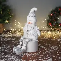 Игрушка мягкая &laquo;Снеговик в костюмчике с пайетками&raquo; 44&times;19 см, серебристо-белый