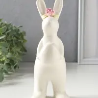 Сувенир керамика "Белый зайчик с пасхальным яйцом, цветком на голове" 9х7,7х21 см