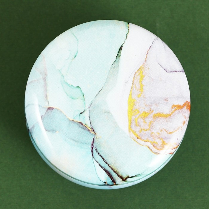 Ароматическая свеча из соевого воска «Сказочная», аромат бабл гам, 6 х 6 х 4 см. Ароматическая свеча из соевого воска «Сказочная», аромат бабл гам, 6 х 6 х 4 см.