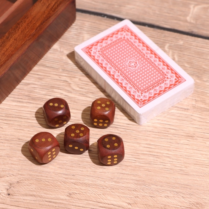 Игра настольная 2в1 (кубики + колода карт) 11,5х11,5х3,5 см, дерево шишам Игра настольная 2в1 (кубики + колода карт) 11,5х11,5х3,5 см, дерево шишам