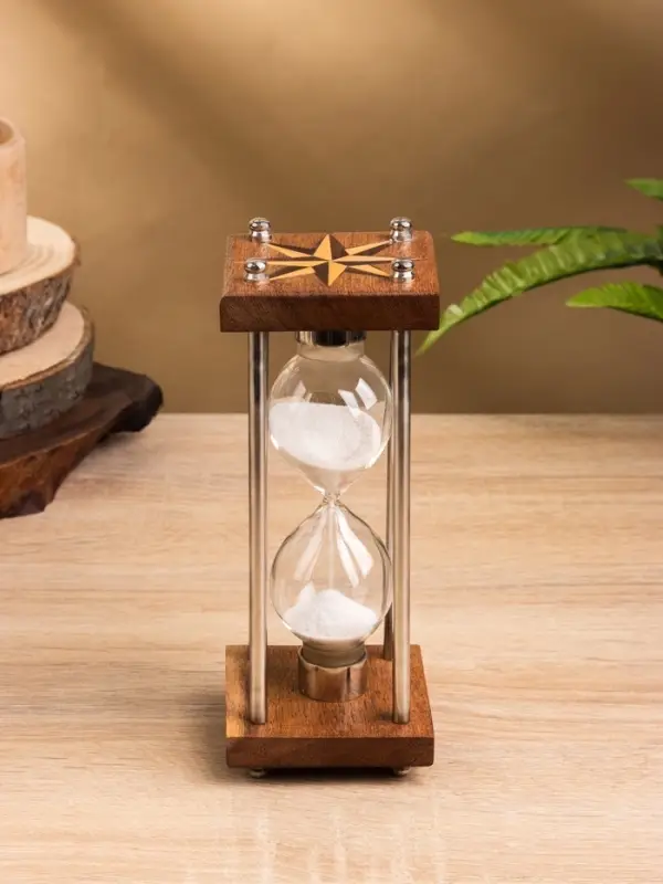 Песочные часы &laquo;Стороны света&raquo;, 7.5&times;7.5&times;19 см, на 2 минуты