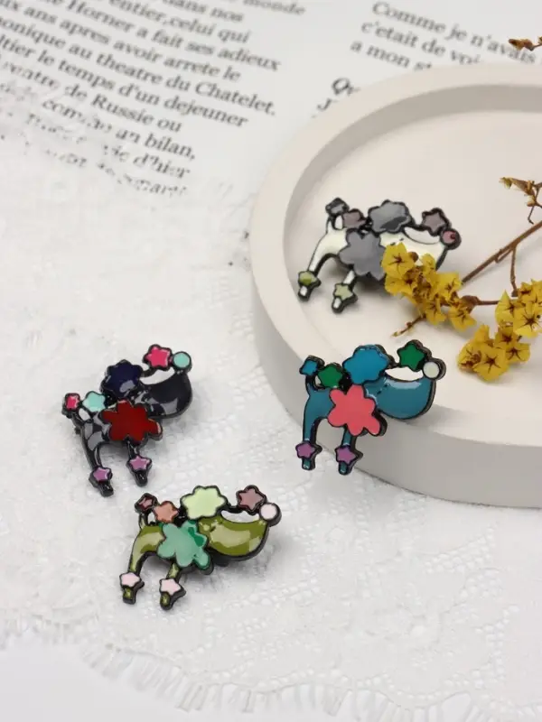 Брошь «Собачка» пудель, цвет МИКС в чёрном металле (неделимая фасовка 12 шт., цена за шт.) Брошь «Собачка» пудель, цвет МИКС в чёрном металле (неделимая фасовка 12 шт., цена за шт.)