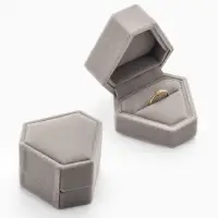 Футляр под серьги, кольцо &laquo;Кристалл&raquo;, бархатный, 6.5&times;6.4 см, серый