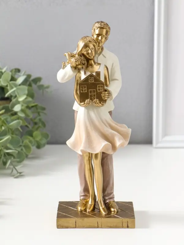 Сувенир полистоун "Молодая семья и покупка дома" 25,5 см