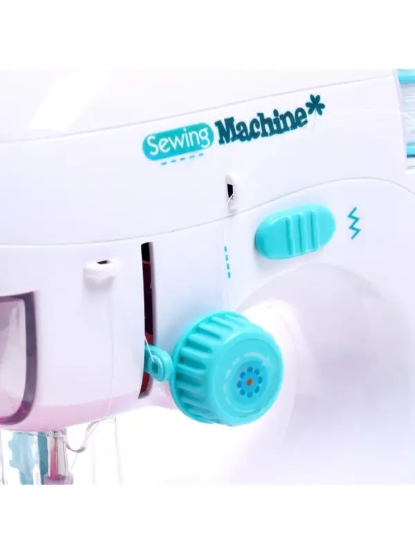 Швейная машинка &laquo;Рукодельница&raquo;, 3 катушки