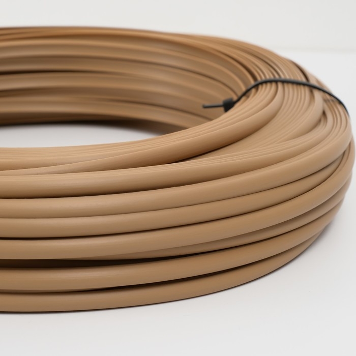 Ротанг искусственный гладкий 7 мм 100 м полутрубка (бежевый) Ротанг искусственный гладкий 7 мм 100 м полутрубка (бежевый)