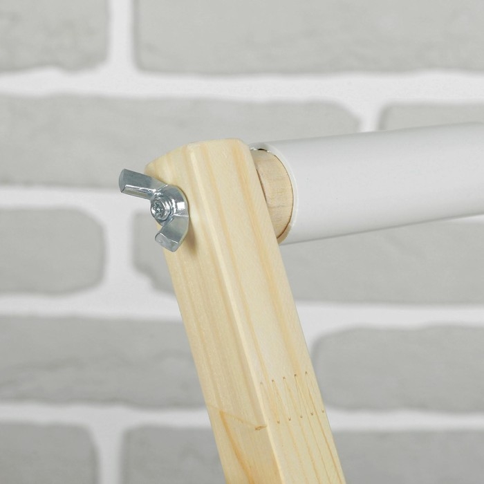 Пяльцы-рамка для вышивания, 20 × 20 см, с подставкой, цвет светлое дерево