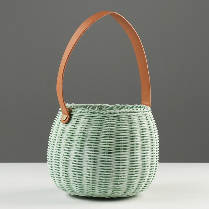 Корзина плетеная (ротанг), 15,5х15,5 см, 1 шт., светло-зелёный Корзина плетеная (ротанг), 15,5х15,5 см, 1 шт., светло-зелёный