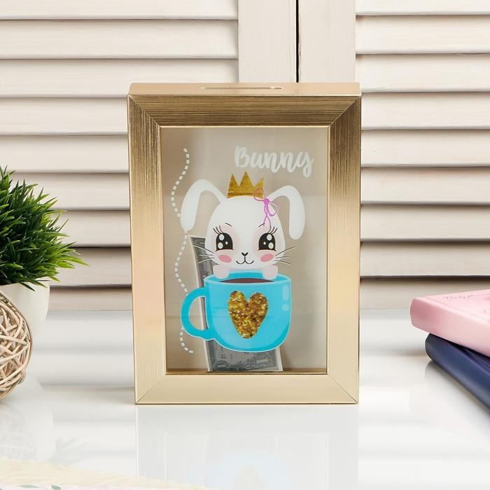 Копилка интерьерная пластик Копилка интерьерная пластик "Зайка в короне с кружечкой" 17х12х3,8 см