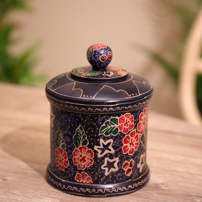 Баночка с крышкой деревянная, батик 12х12х15 см Баночка с крышкой деревянная, батик 12х12х15 см