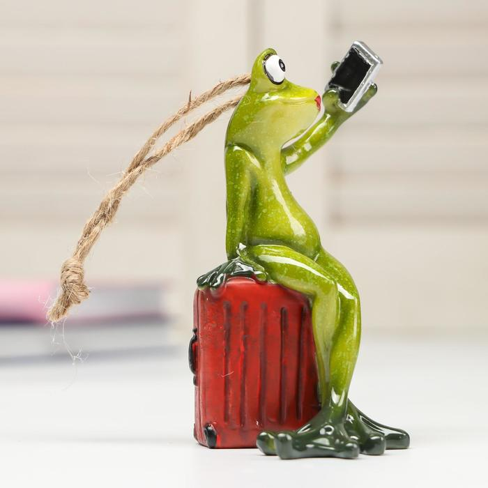 Сувенир полистоун лак Сувенир полистоун лак "Лягушка-путешественница селфится" 12х6,5х7 см