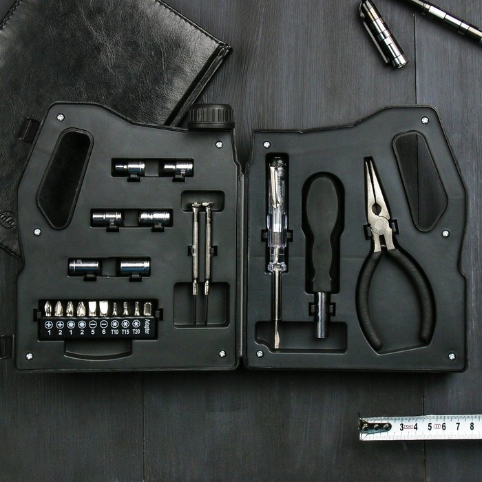 Набор инструментов в канистре BEST, 14.8х23 см Набор инструментов в канистре BEST, 14.8х23 см