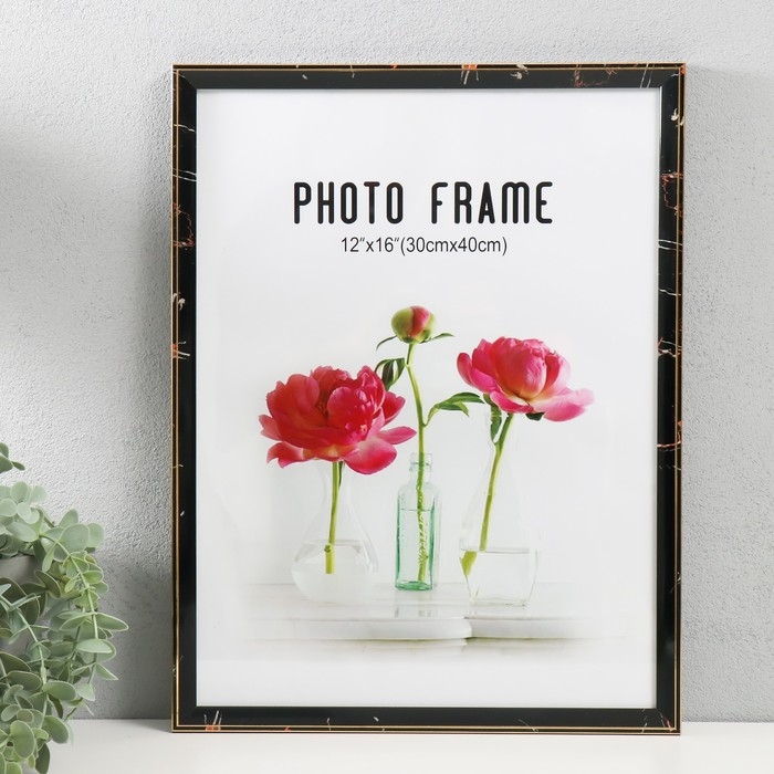 Фоторамка пластик 30х40 см Фоторамка пластик 30х40 см "Черный мрамор с золотой рамкой" 32х42 см