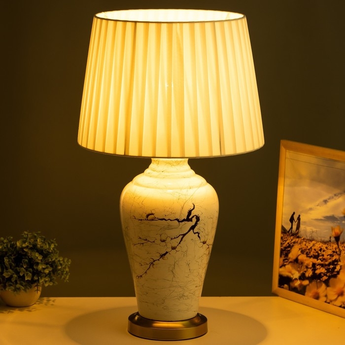 Настольная лампа Настольная лампа "Краки" E27 40Вт белый 34х34х62 см RISALUX