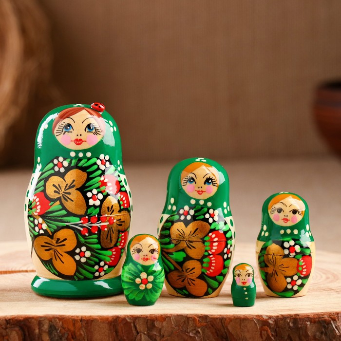 Матрёшка «Божья коровка», зелёное платье, 5 кукольная, 10-12 см Матрёшка «Божья коровка», зелёное платье, 5 кукольная, 10-12 см
