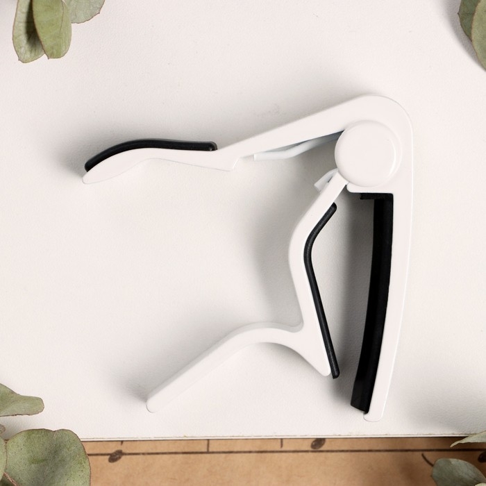 Каподастр гитарный Music life, белый Каподастр гитарный Music life, белый