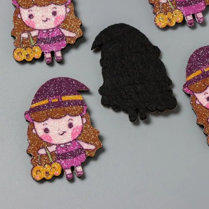 Декор для творчества войлок блеск "Ведьмочка с тыквой" 5х3,3 см