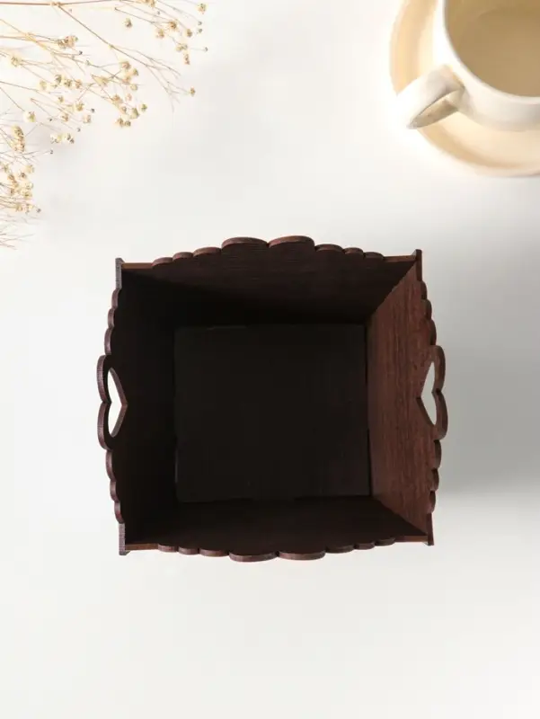 Конфетница квадратная или подставка под пасхальный кулич №4.  10х13х13,5 см